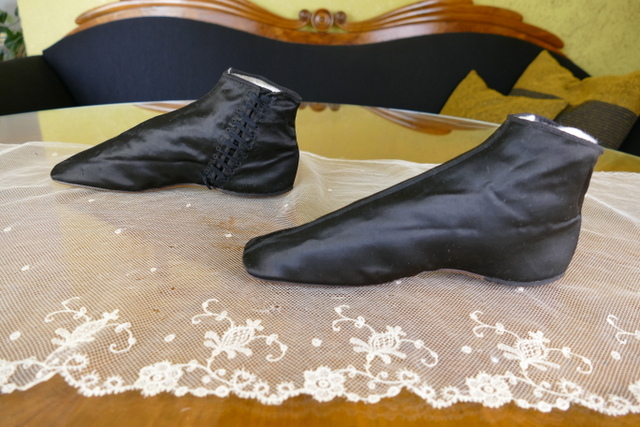 7 antique boots 1820s