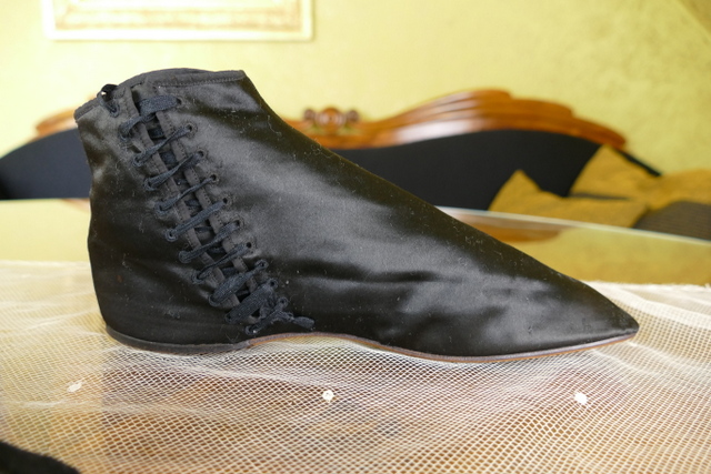 9 antique boots 1820s