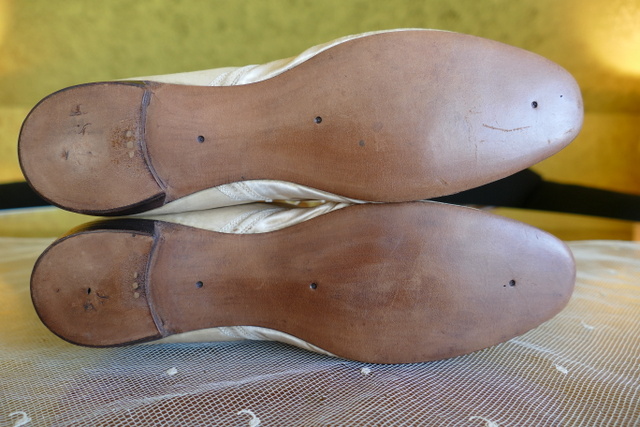 23 antique wedding boots 1818