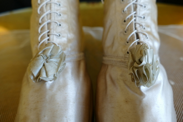5 antique wedding boots 1818