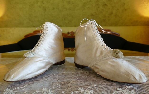 7 antique wedding boots 1818
