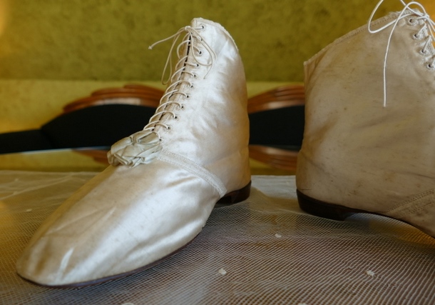 8 antique wedding boots 1818