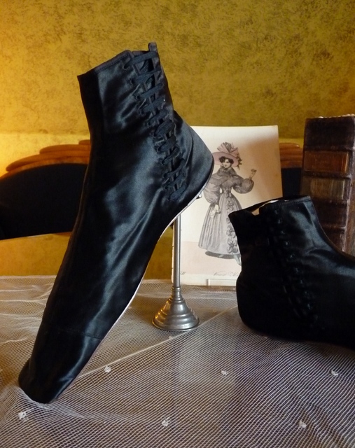 27 antique romantic period boots 1930