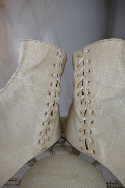 5 antike Biedermeier Schuhe 1830