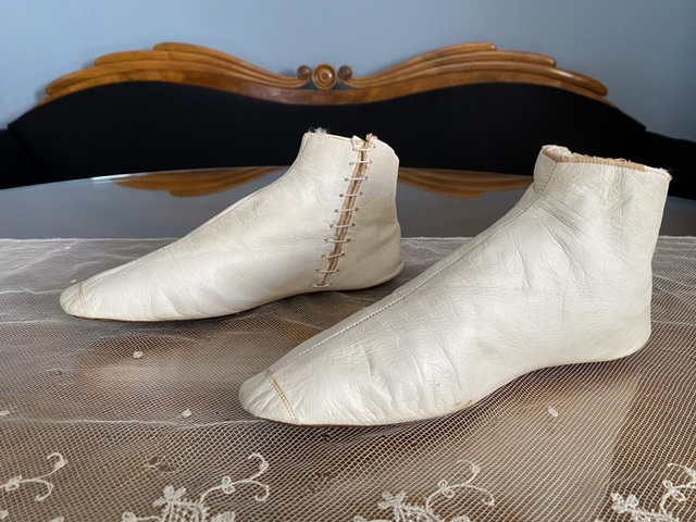 11 antique boots 1830s