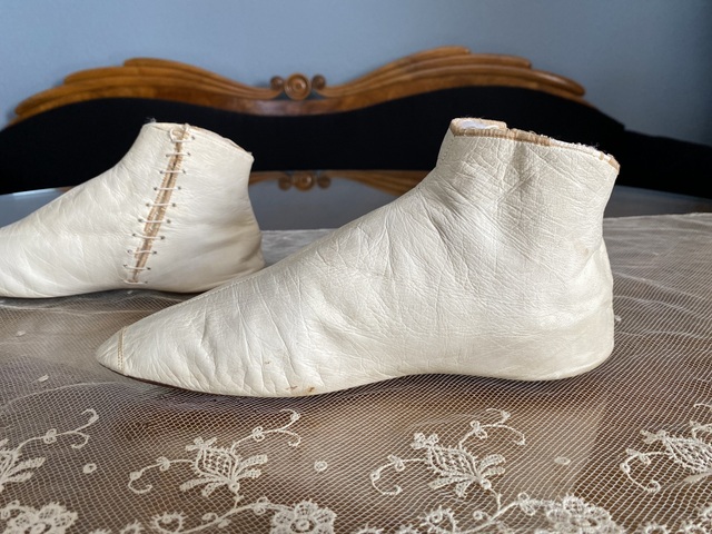 9 antique boots 1830s