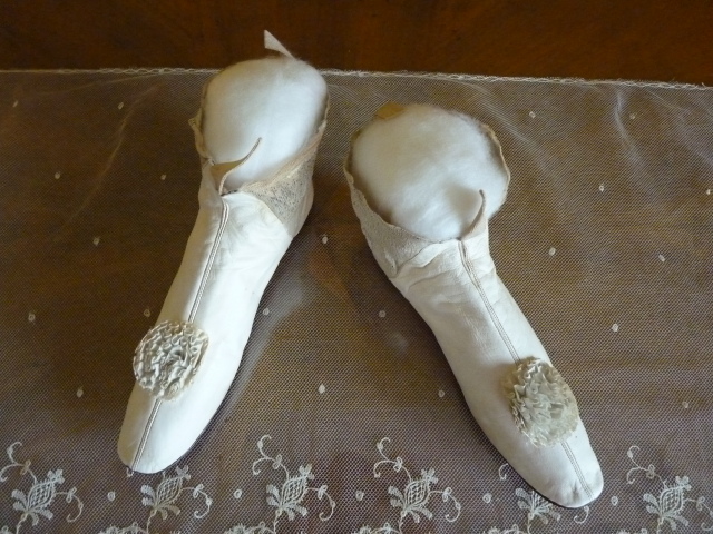 20 antique wedding boots 1845