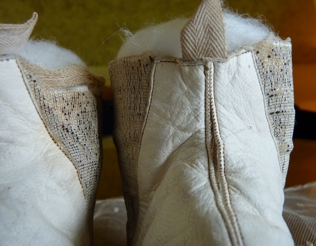 25 antique wedding boots 1845