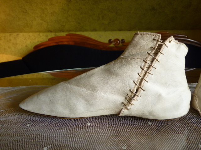 7 antike Stiefel 1850