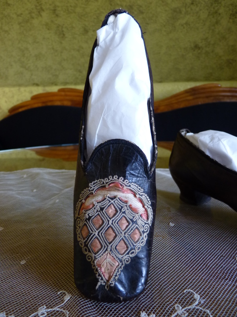 15 antique shoes 1860