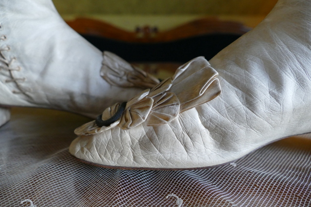 10 antique wedding boots 1855