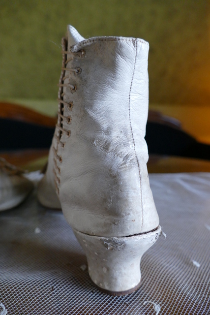 23 antique wedding boots 1855