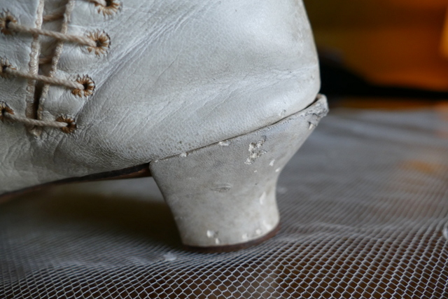 25 antique wedding boots 1855