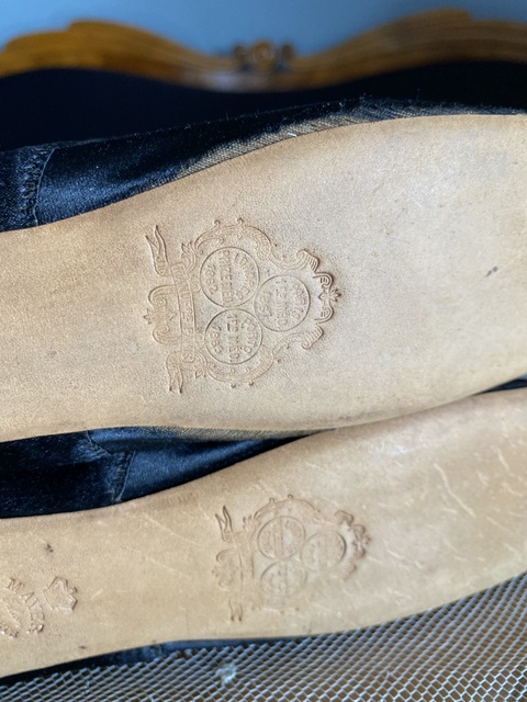 10 antique MEYER slippers 1867