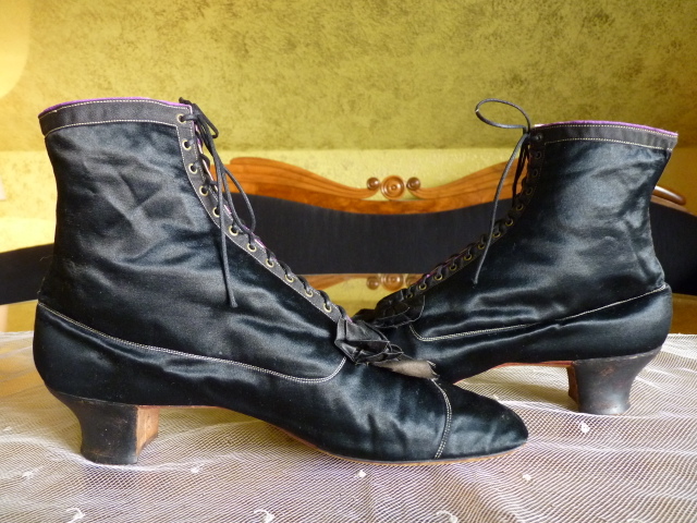 12 antique lace up boots 1867