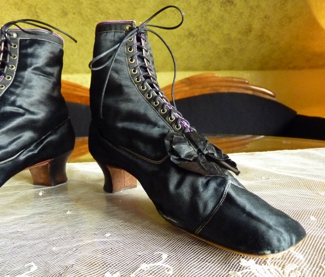 16 antique lace up boots 1867
