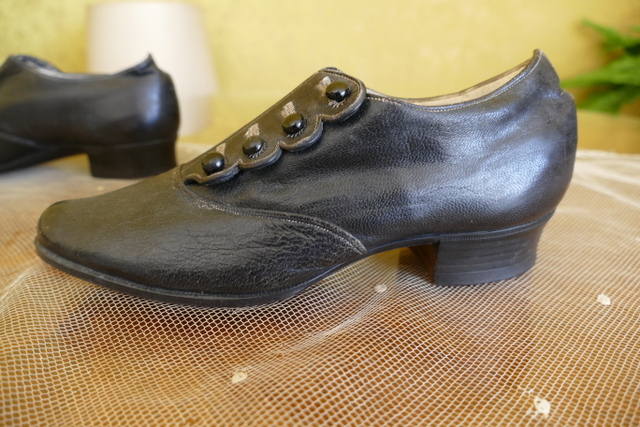 7 antique Thompson sample shoes 1870
