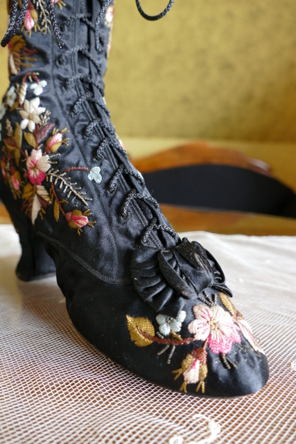16 antique opera boots 1878