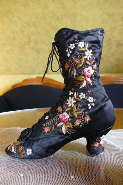 19 antique opera boots 1878
