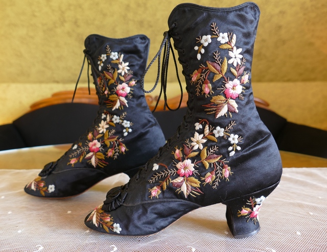 23 antique opera boots 1878