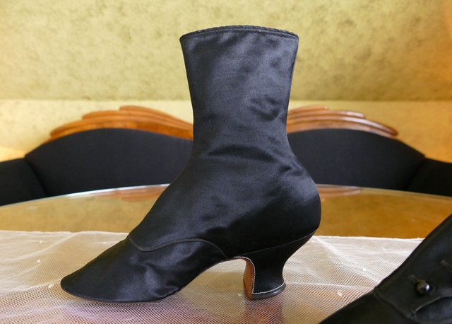 14 antique Facundo Garcia button boots 1879