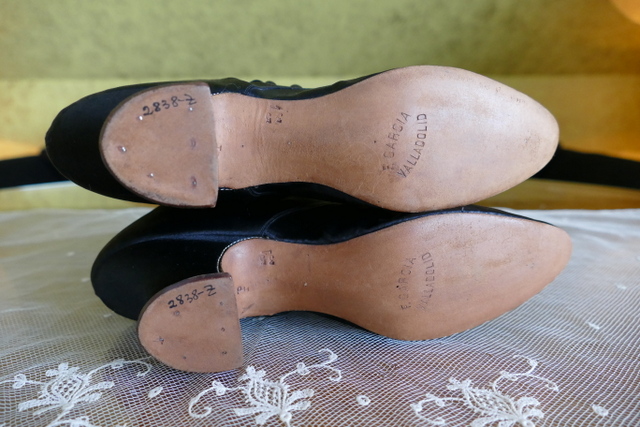 27 antique Facundo Garcia button boots 1879