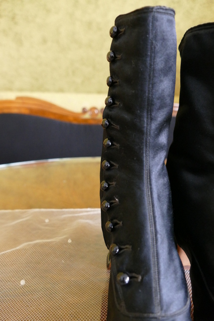 4 antique Facundo Garcia button boots 1879