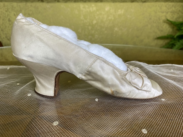 7 antique wedding shoes 1880