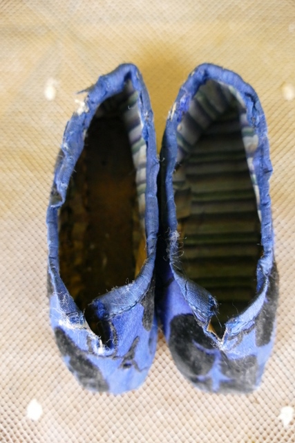 10 antique baby shoes 1880