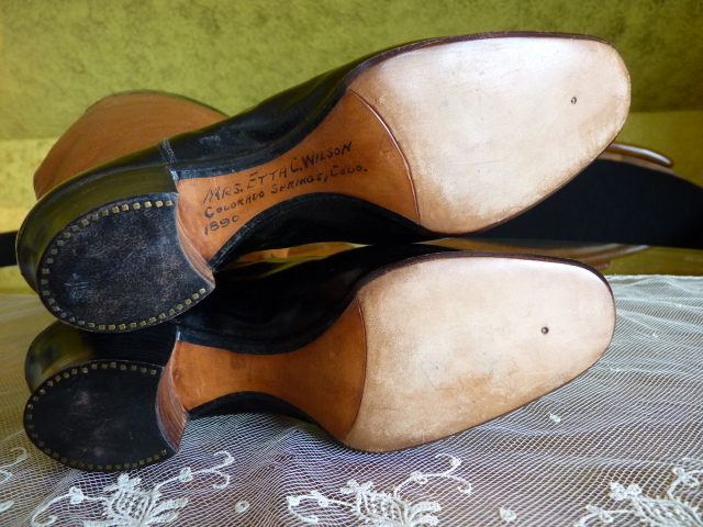 16 antique ridding boots 1890