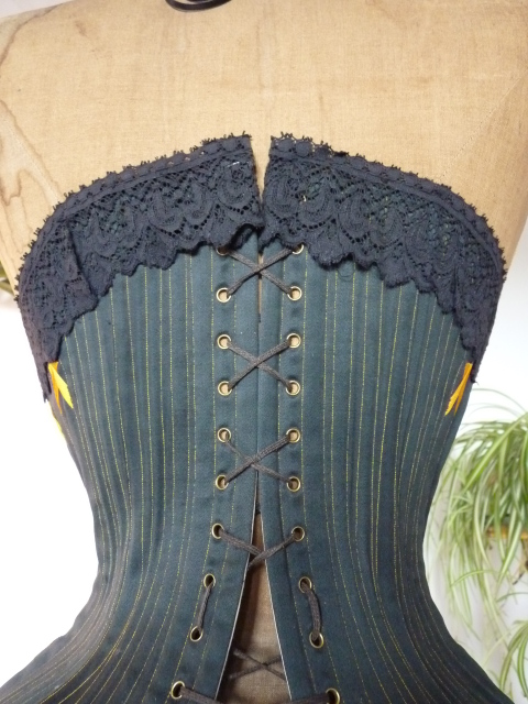 25 antique corset 1879
