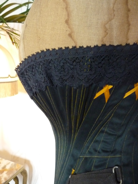 33 antique corset 1879