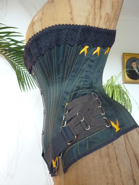 35 antique corset 1879