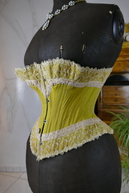 6 antique corset 1880