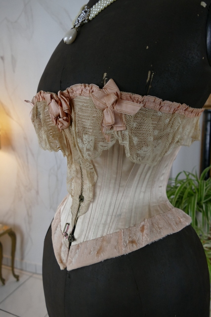6 antique corset 1880