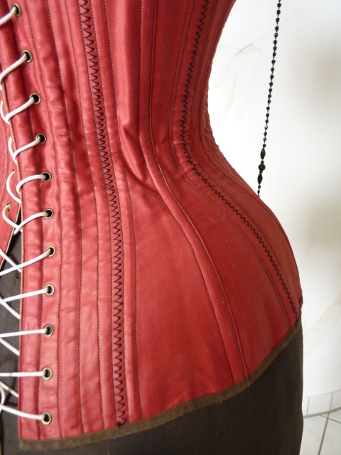 23 victorian corset 1880