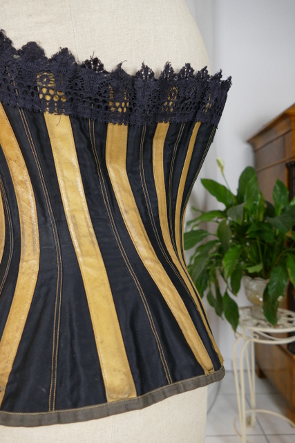 24 antique dermathistic corset 1888