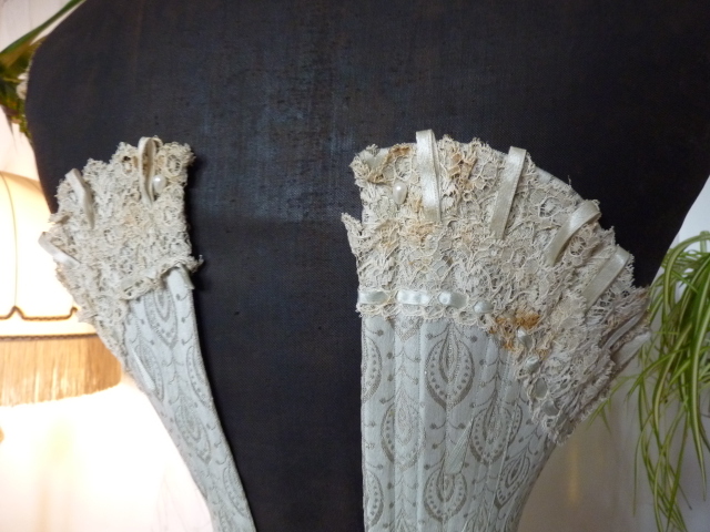 18 antique corset 1889