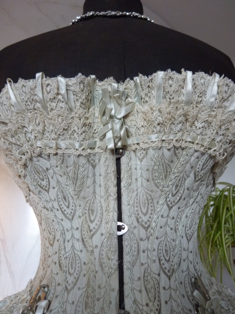 1 antique corset 1889