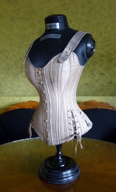 11 antique corset mannequin 1890