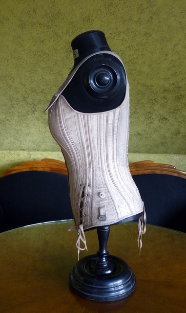 14 antique corset mannequin 1890