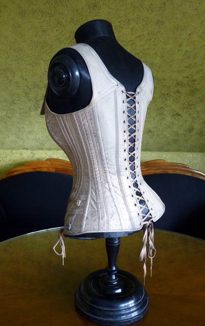 18 antique corset mannequin 1890