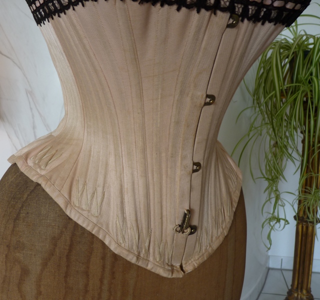 10a antique corset 1890