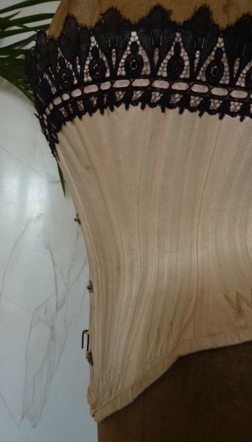 18 antique corset 1890