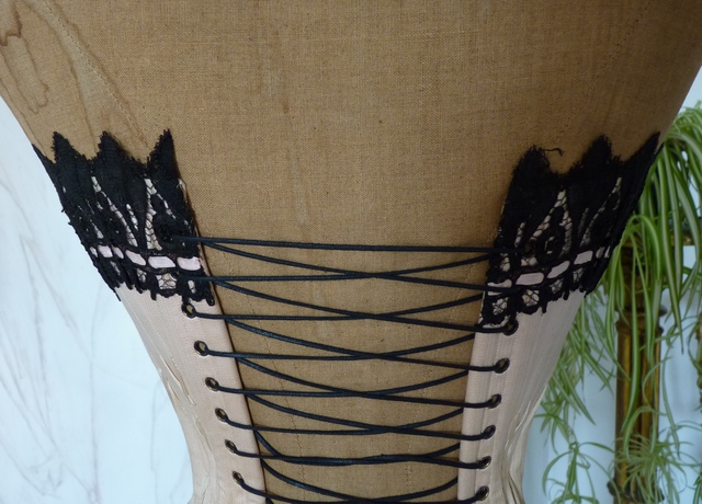 21 antique corset 1890