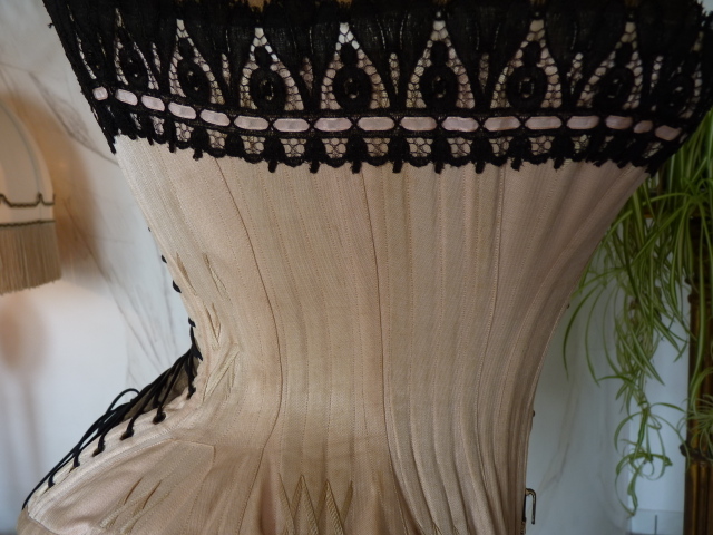 27 antique corset 1890