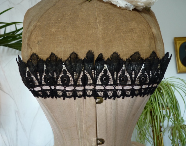 7 antique corset 1890