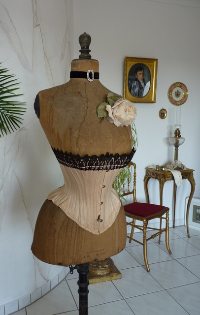 8 antique corset 1890