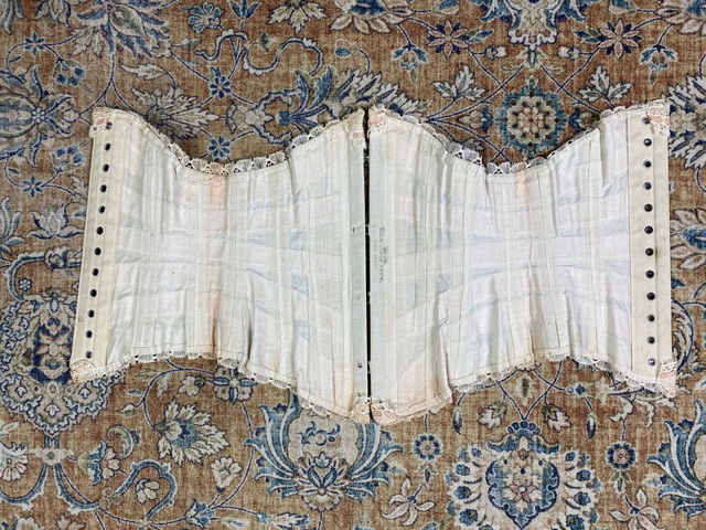 17 antique kant rust corset 1894