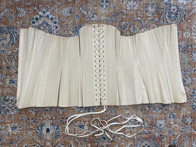 12 antique corset 1895